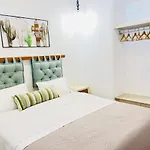Gerani Deluxe Апартаменты *