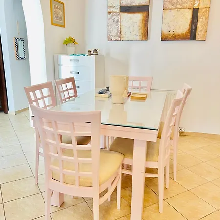 Gerani Deluxe Apartment